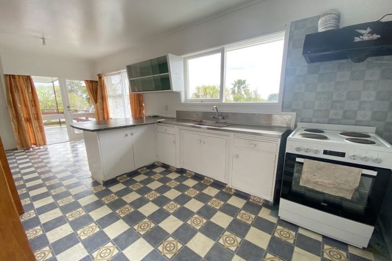 Photo of property in 1 Glenmore Road, Pakuranga Heights, Auckland, 2010