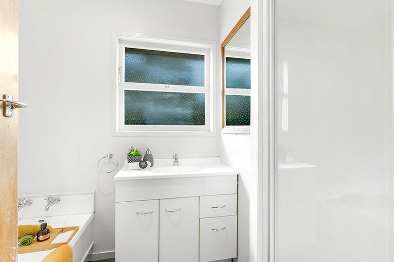 Photo of property in 12 Somme Crescent, Hillcrest, Hamilton, 3216