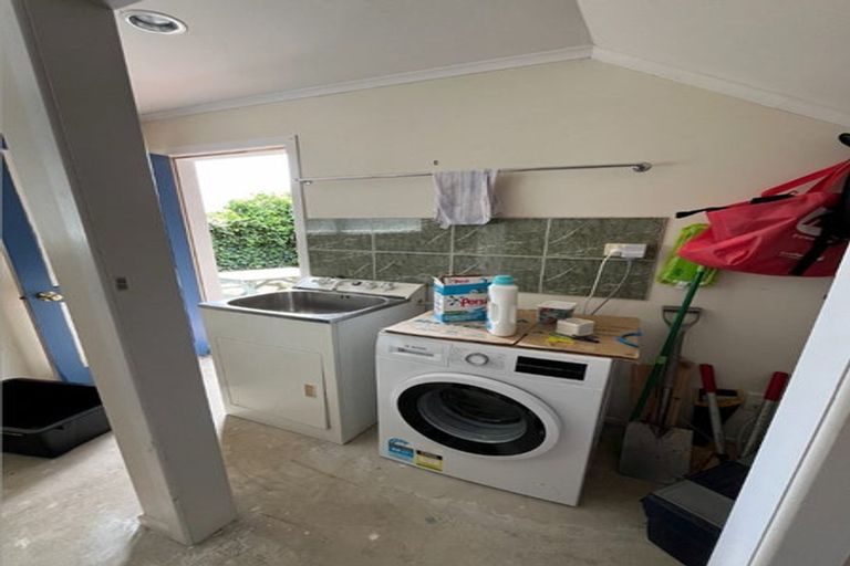 Photo of property in 8a Seine Road, Forrest Hill, Auckland, 0620