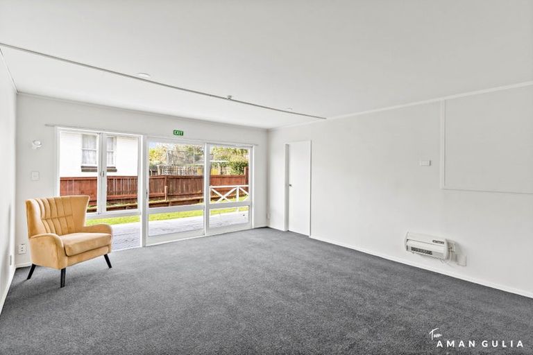 Photo of property in 1 Hill Crescent, Papakura, 2110