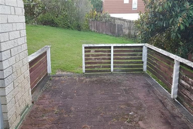 Photo of property in 2/176 Archers Road, Glenfield, Auckland, 0629