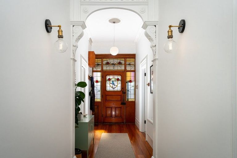 Photo of property in 18 Lawrence Street, Newtown, Wellington, 6021