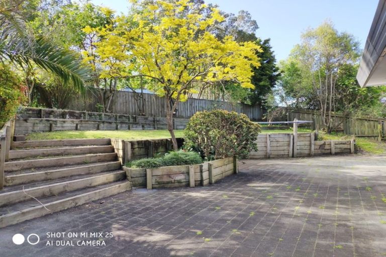 Photo of property in 10 Forsythe Place, Massey, Auckland, 0614