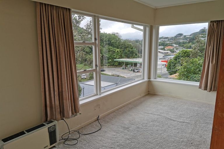 Photo of property in 88 Newlands Road, Newlands, Wellington, 6037