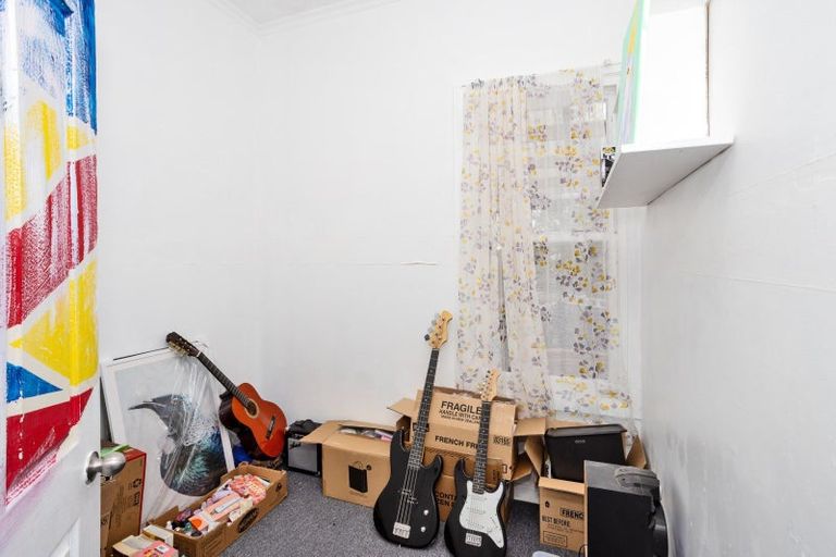 Photo of property in 8 Centre Street, Strathern, Invercargill, 9812