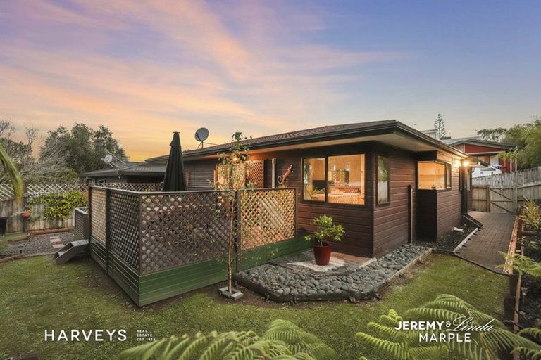 Photo of property in 5/37a Glengarry Road, Glen Eden, Auckland, 0602