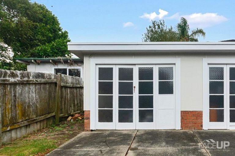 Photo of property in 2/6 Corunna Road, Milford, Auckland, 0620