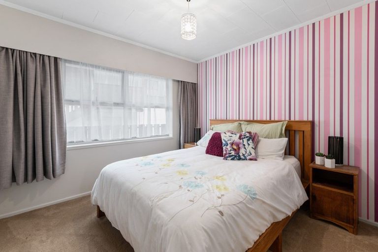 Photo of property in 3 Luxor Place, Pomare, Rotorua, 3015