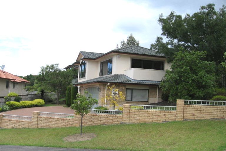 Photo of property in 12 Bonnard Place, West Harbour, Auckland, 0618