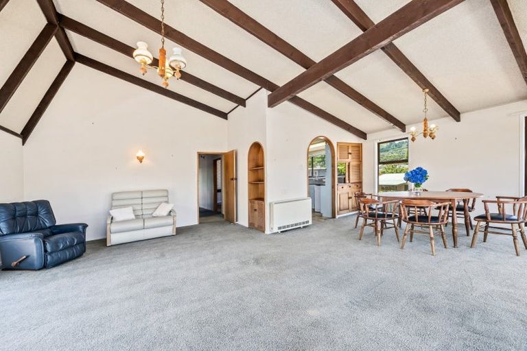 Photo of property in 10 Gibbs Place, Kinloch, Taupo, 3377