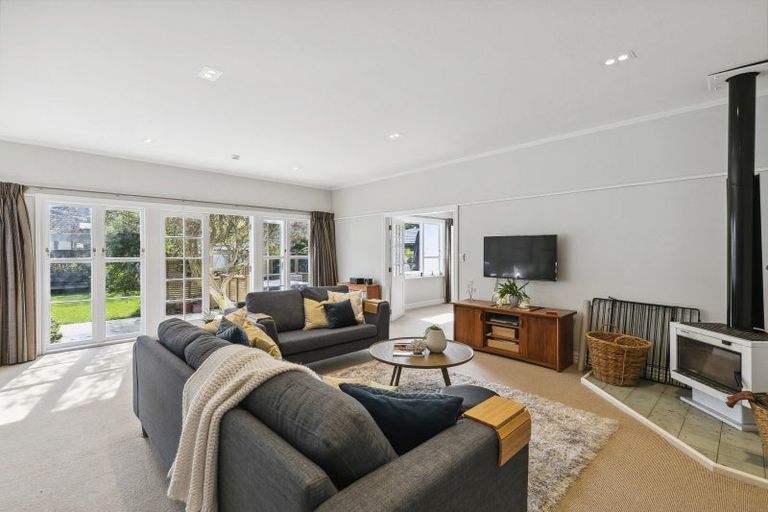 Photo of property in 73 Oxford Street, Tawa, Wellington, 5028