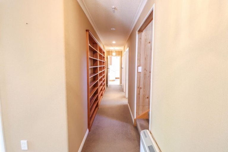 Photo of property in 18 Churchill Avenue, Hokowhitu, Palmerston North, 4410