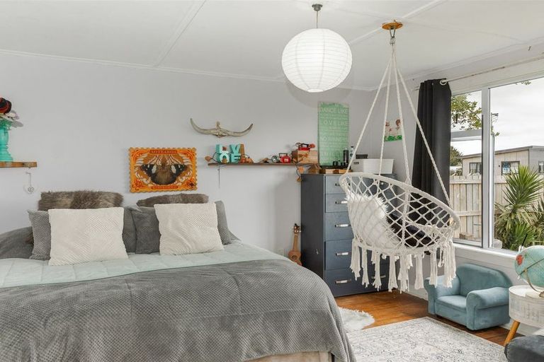 Photo of property in 5 Webb Street, Westport, 7825