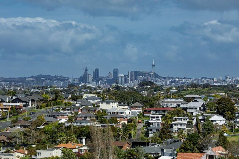 Photo of property in 20 Parr Terrace, Castor Bay, Auckland, 0620