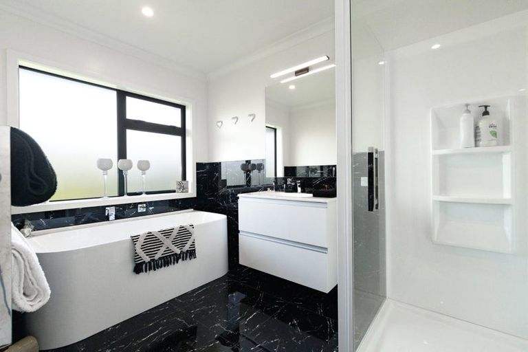 Photo of property in 136b Kumikumi Road, Lower Kaimai, Tauranga, 3171