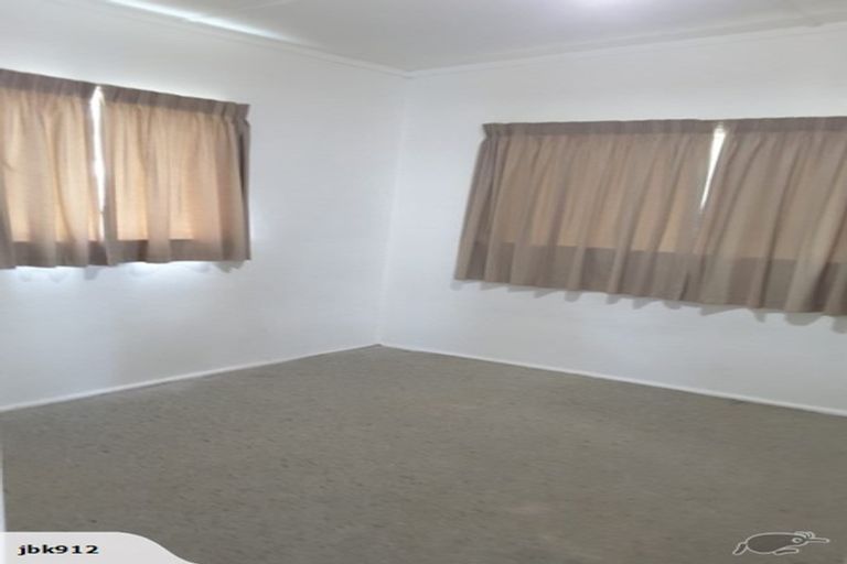 Photo of property in 50 Bibby Street, Waipawa, 4210