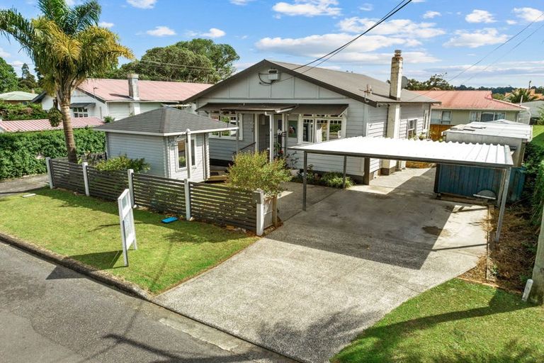 Photo of property in 1 Banff Street, Regent, Whangarei, 0112