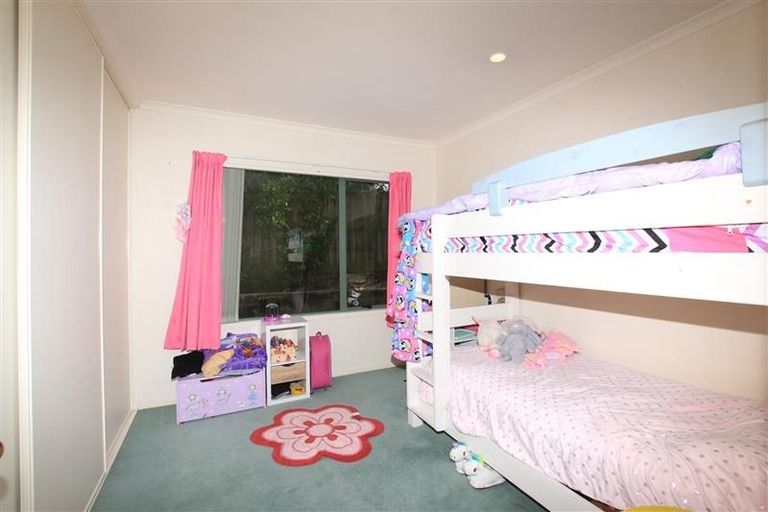 Photo of property in 22 San Pedro Place, Henderson, Auckland, 0612