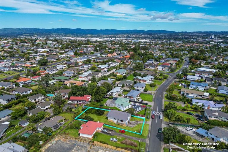 Photo of property in 17 Divich Avenue, Te Atatu South, Auckland, 0610