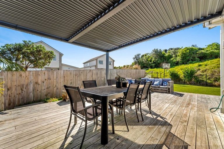 Photo of property in 33 Kaipuke Crescent, Gulf Harbour, Whangaparaoa, 0930