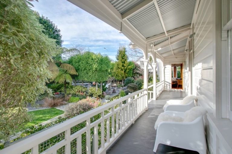 Photo of property in 29 Cameron Road, Bluff Hill, Napier, 4110