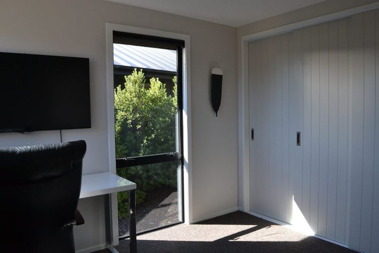 Photo of property in 19b Rannoch Drive, Jacks Point, Queenstown, 9371