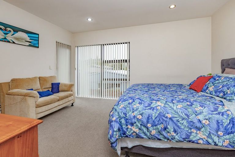 Photo of property in 117 Parkhaven Drive, Rosehill, Papakura, 2113