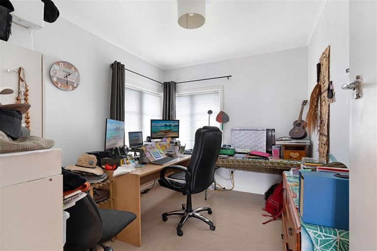 Photo of property in 20 Nile Road, Kelston, Auckland, 0602