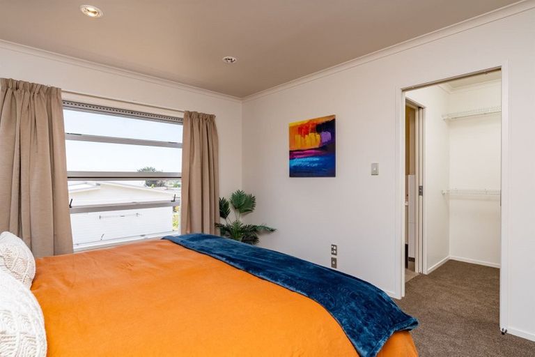 Photo of property in 28a Weka Street, Mangawhai, 0505