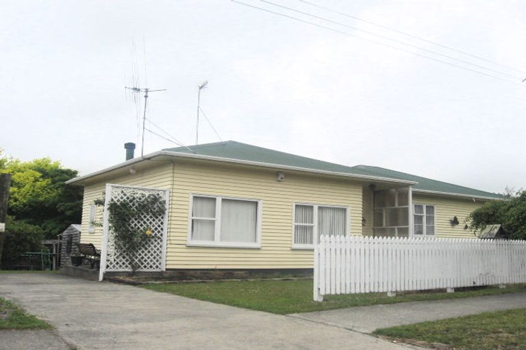 Photo of property in 10 Cameron Road, Te Puke, 3119