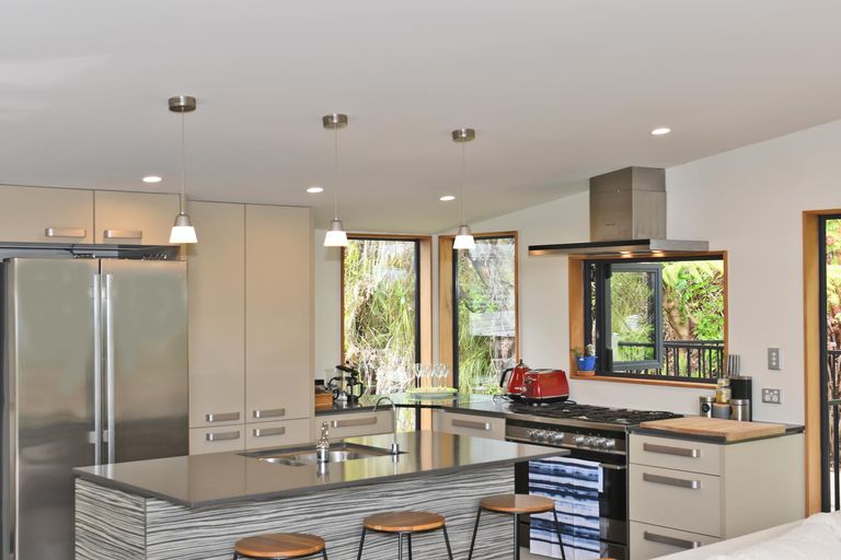 Photo of property in 11 Ferndale Drive, Snells Beach, 0920