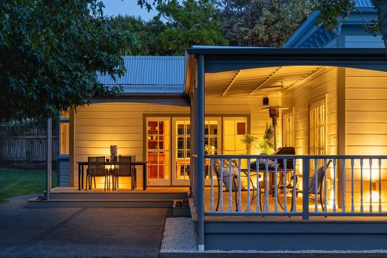 Photo of property in 43 Dale Road, Raumati South, Paraparaumu, 5032