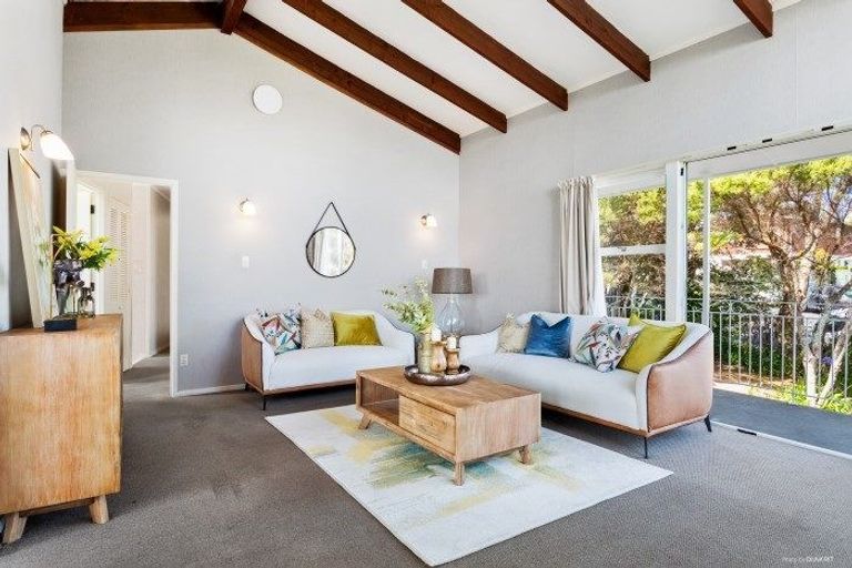 Photo of property in 7 Chelsea View Drive, Chatswood, Auckland, 0626