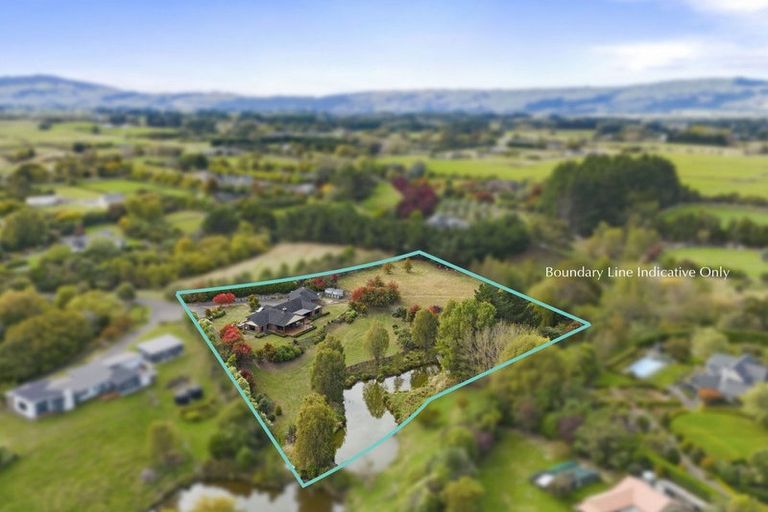 Photo of property in 35 Stonebrook Lane, Kelvin Grove, Palmerston North, 4470