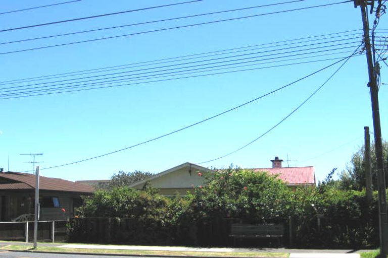 Photo of property in 67 Shakespeare Road, Milford, Auckland, 0620