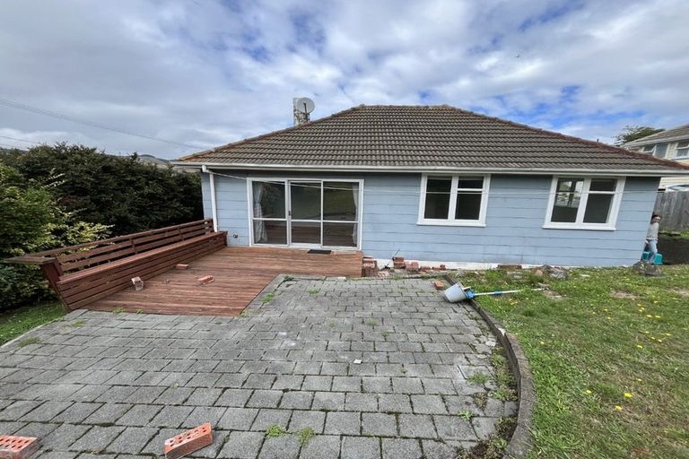Photo of property in 5 Wakefield Terrace, Tawa, Wellington, 5028