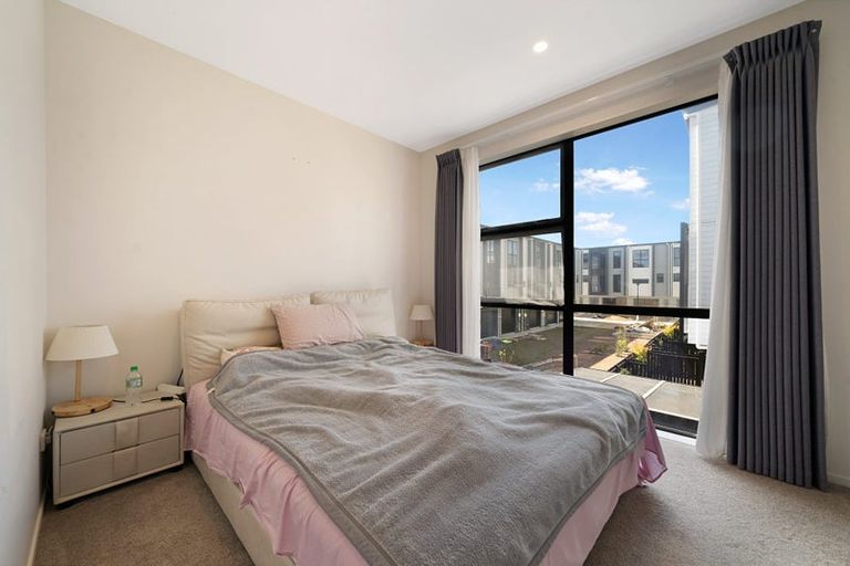 Photo of property in 9 Landing Path Drive, Hobsonville, Auckland, 0616