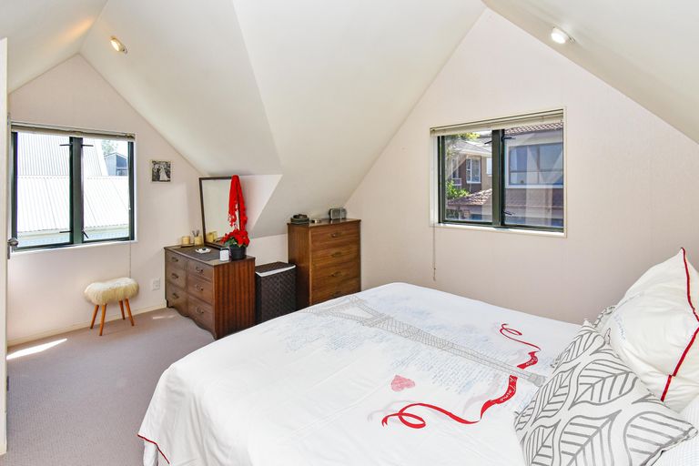 Photo of property in 20b Howe Street, Howick, Auckland, 2014