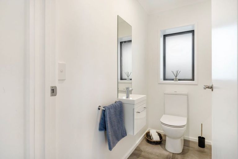 Photo of property in 99 Banks Street, Marfell, New Plymouth, 4310