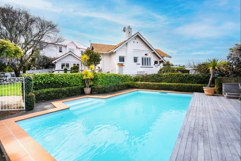Photo of property in 7 Cobden Lane, Bluff Hill, Napier, 4110