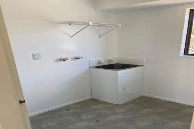 Photo of property in 47 Guadeloupe Crescent, Grenada Village, Wellington, 6037