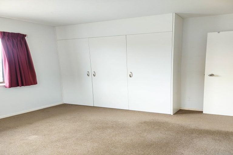 Photo of property in 9 Mcwhirters Farm Lane, Massey, Auckland, 0614