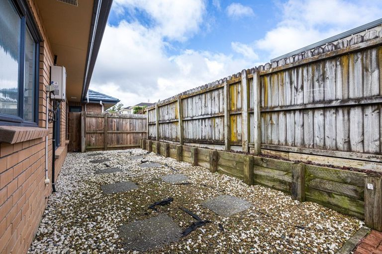 Photo of property in 13 Attymon Lane, East Tamaki, Auckland, 2016