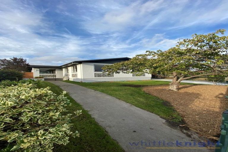 Photo of property in 32 Harrowdale Drive, Avonhead, Christchurch, 8042