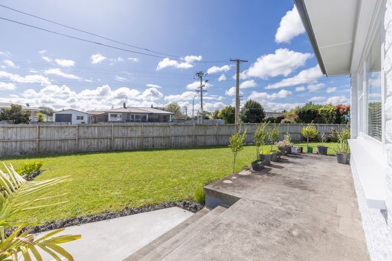 Photo of property in 2 Mears Road, St Andrews, Hamilton, 3200