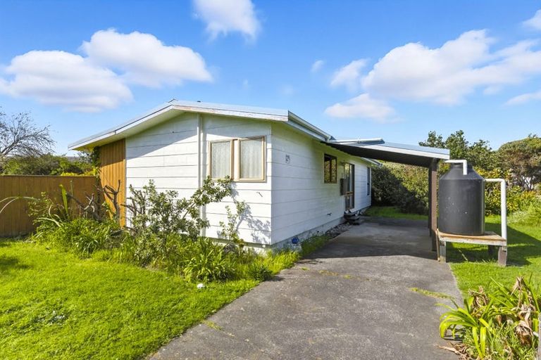 Photo of property in 29 Sarah Street, Waikawa Beach, Manakau, 5573