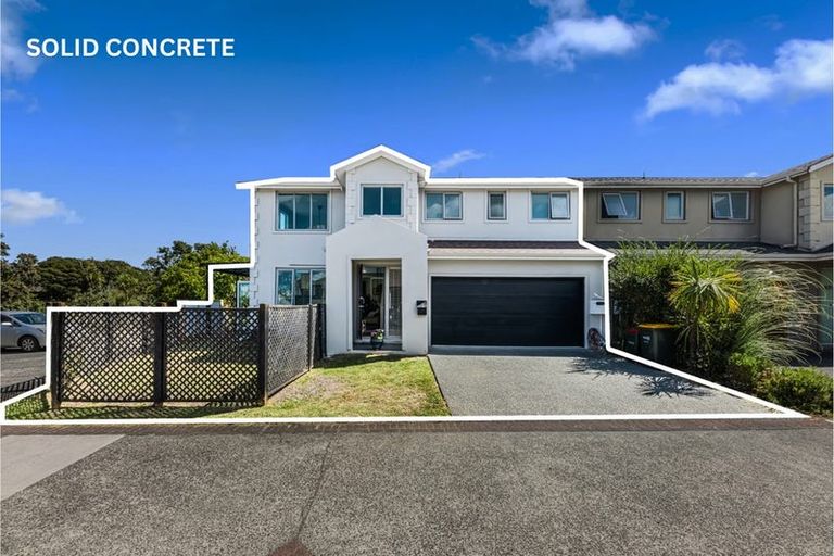 Photo of property in 7f Clearwater Cove, West Harbour, Auckland, 0618