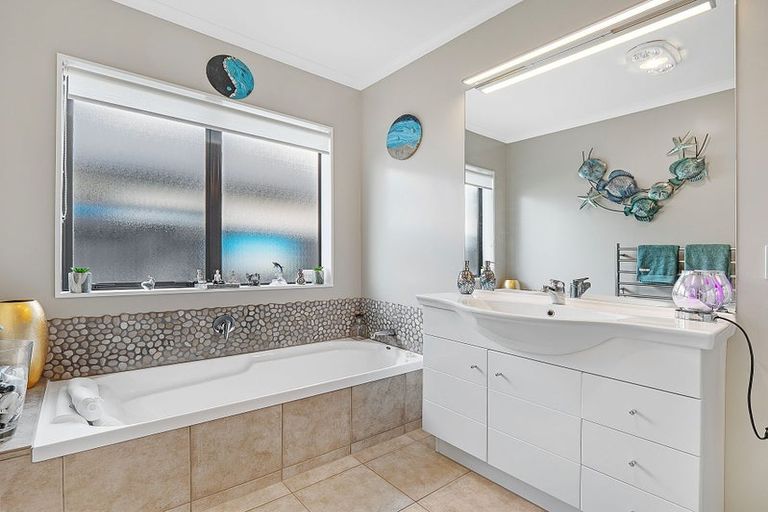 Photo of property in 4 Satori Key, Papamoa Beach, Papamoa, 3118