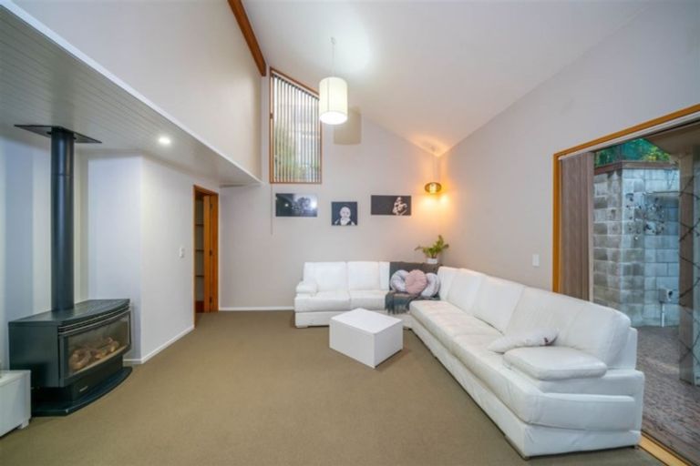 Photo of property in 10 Pembridge Lane, Westmorland, Christchurch, 8025