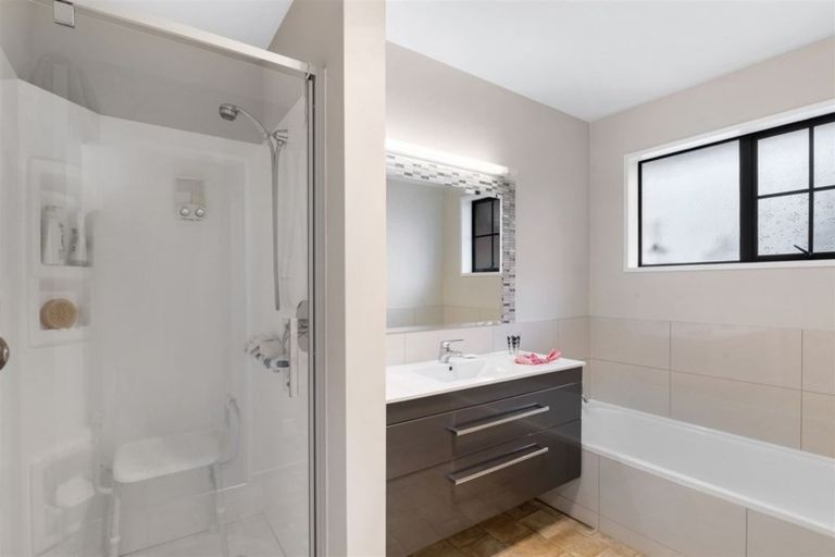 Photo of property in 1/27 Royleen Street, Casebrook, Christchurch, 8051